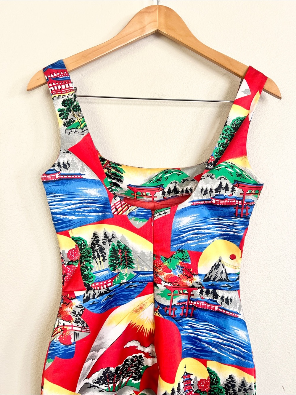 Vintage DOLCE & GABBANA S/S 2000 Japanese Scenes Printed Satin Slip Dress in Red - Picture 7 of 13